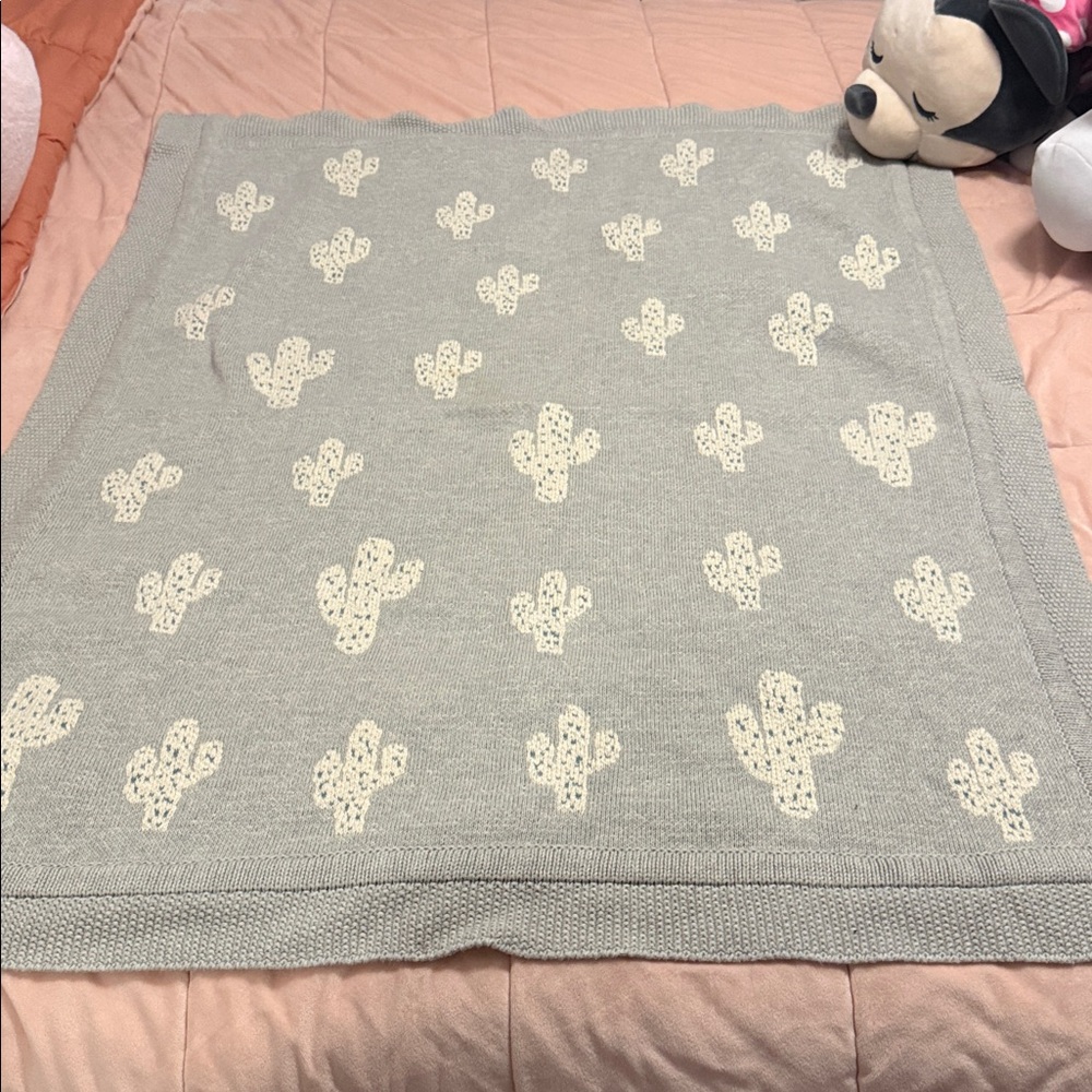 Preloved cactus woven baby blanket - Picture 2 of 3